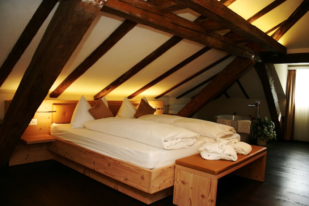 Suite, 2 Twin Beds, Jetted Tub photo 3