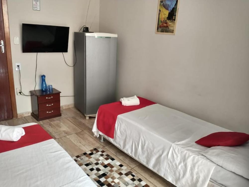 Standard Triple Room, Multiple Beds photo 3