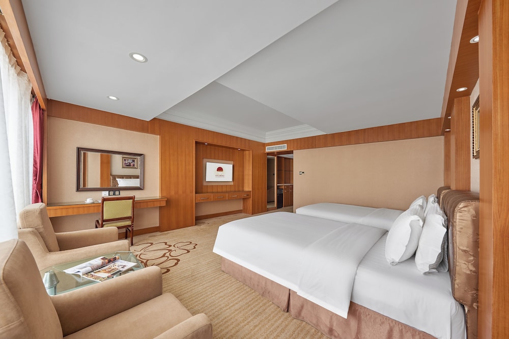 Affordable Luxury Twin Beds Suit - Photo 4