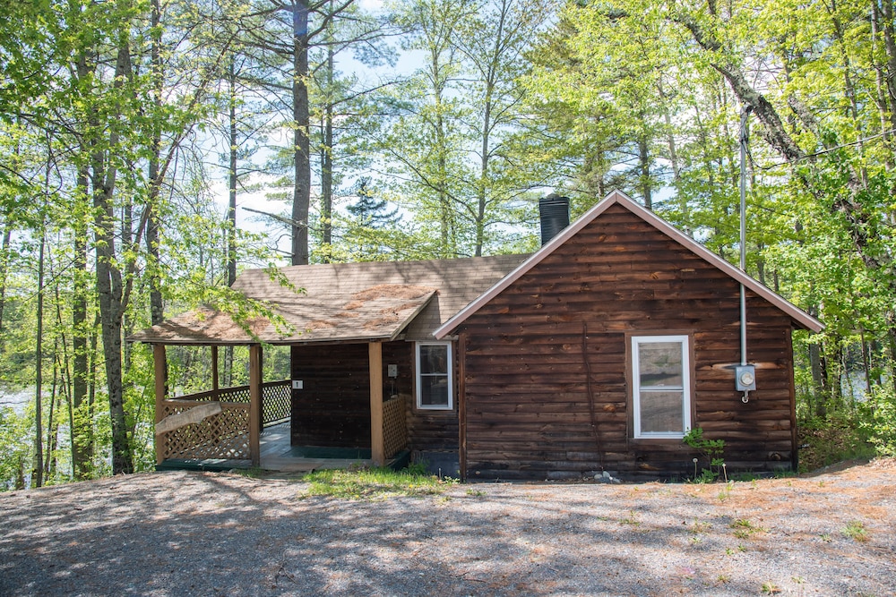 Standard Cabin, 2 Bedrooms, River View photo 2