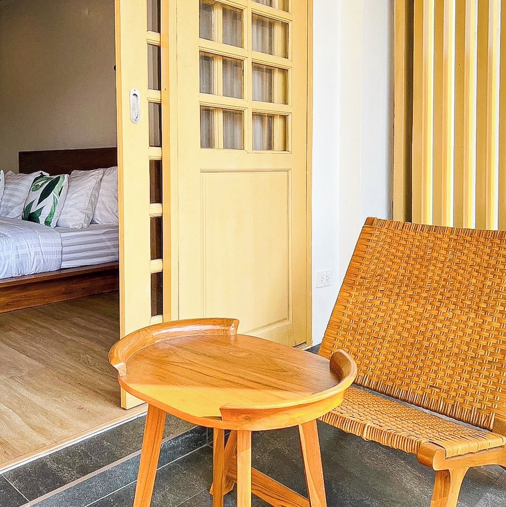 Deluxe Room with Bathtub and Terrace - Photo 7