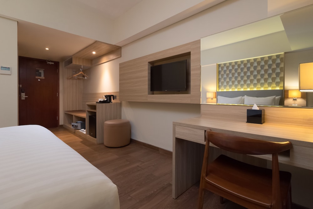 Superior Room, 1 Double Bed, Non Smoking (Shower Only), photo 6