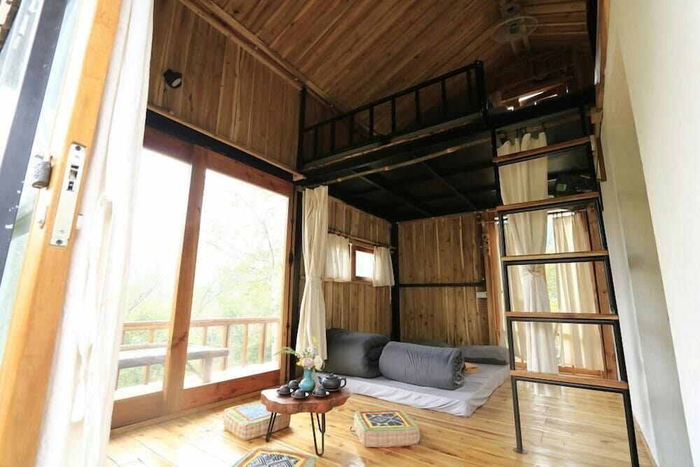 Junior Bungalow, Mountain View