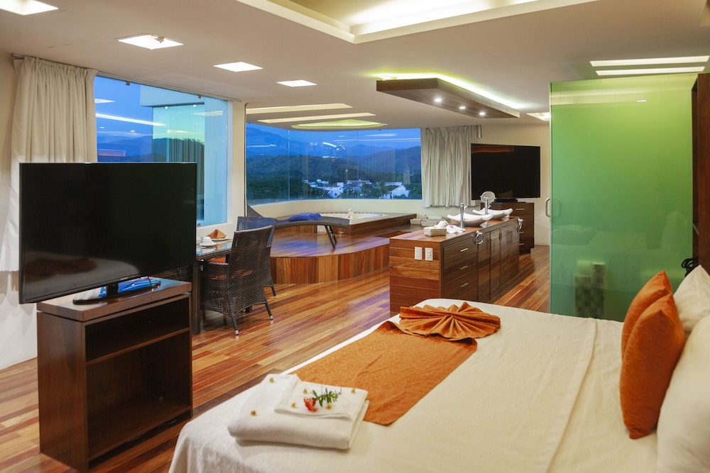 Room, Bathtub, Mountain View (Suite Mayev) photo 3