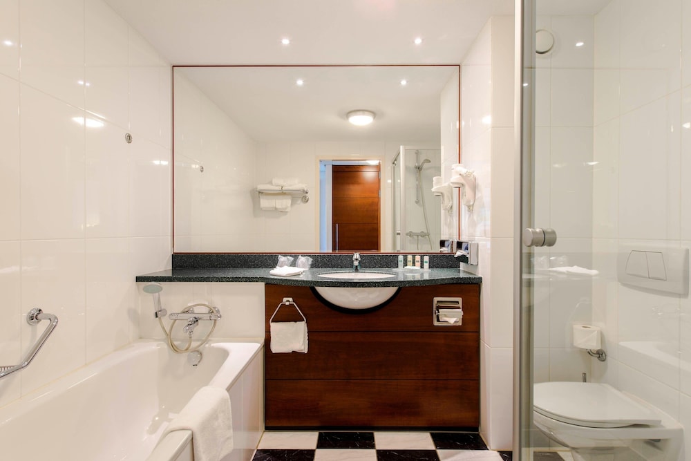 Superior Room, 2 Queen Beds - Photo 6