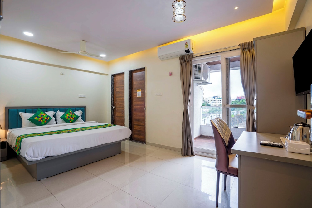 Standard Double Room, City View