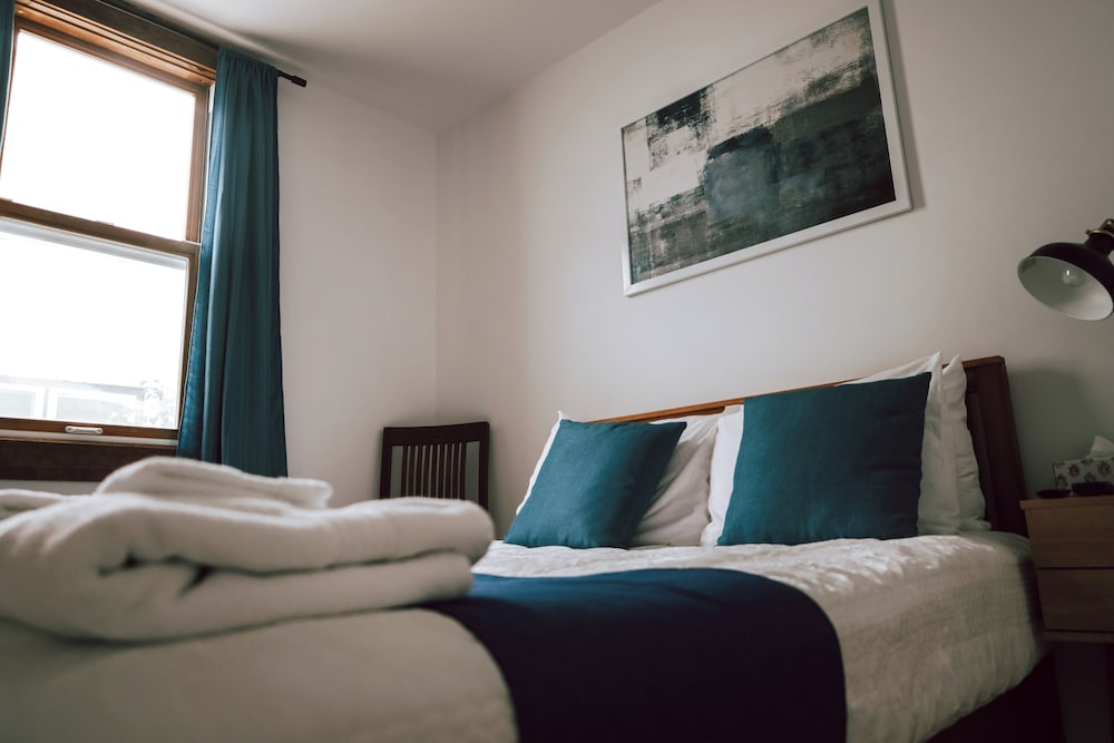 Comfort Room 102
