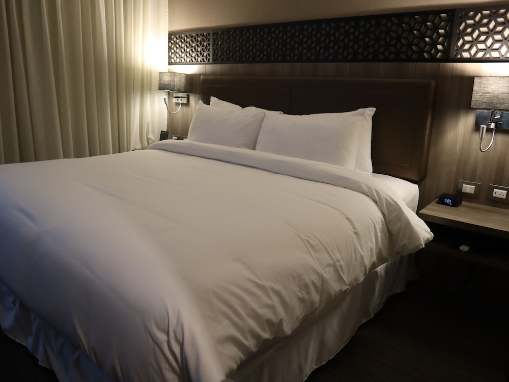 Suite, 1 King Bed, Ocean View photo 1