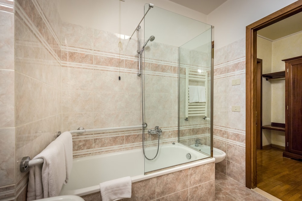 Suite, River View (Baccio) - Photo 8