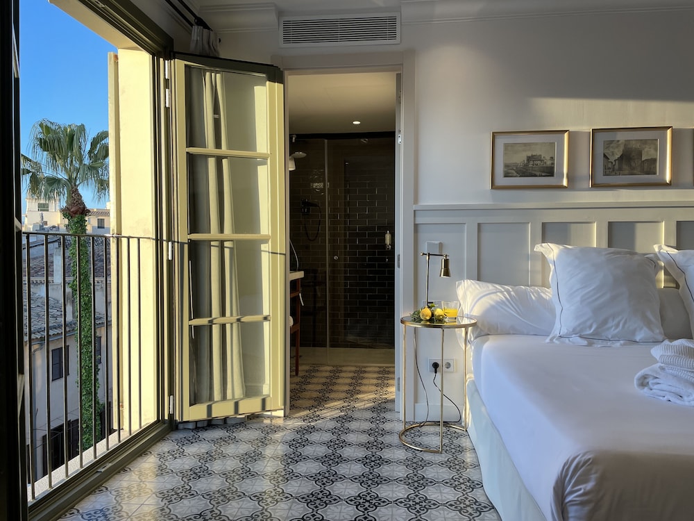 Standard Double Room, City View