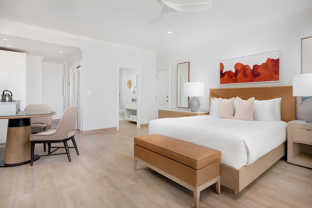 Deluxe Studio, Partial Ocean View (Recently Renovated) photo 3
