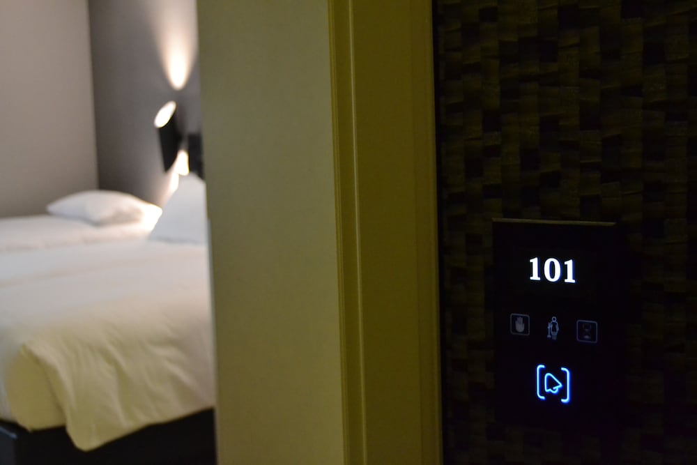 Deluxe Triple Room, 3 Twin Beds photo 2