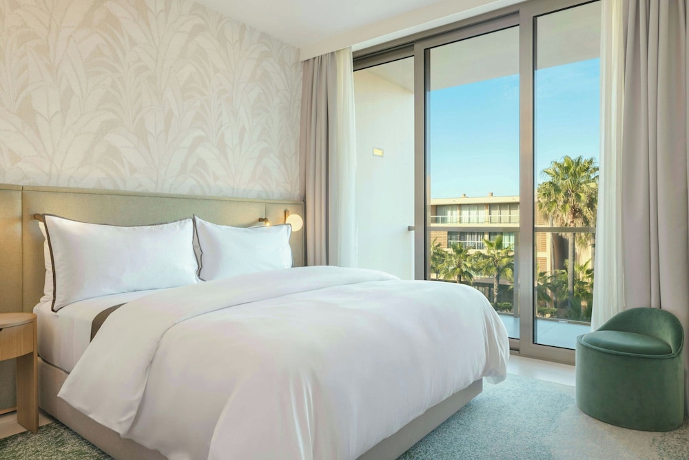 Suite, 3 Bedrooms, Balcony, Resort View - Photo 1