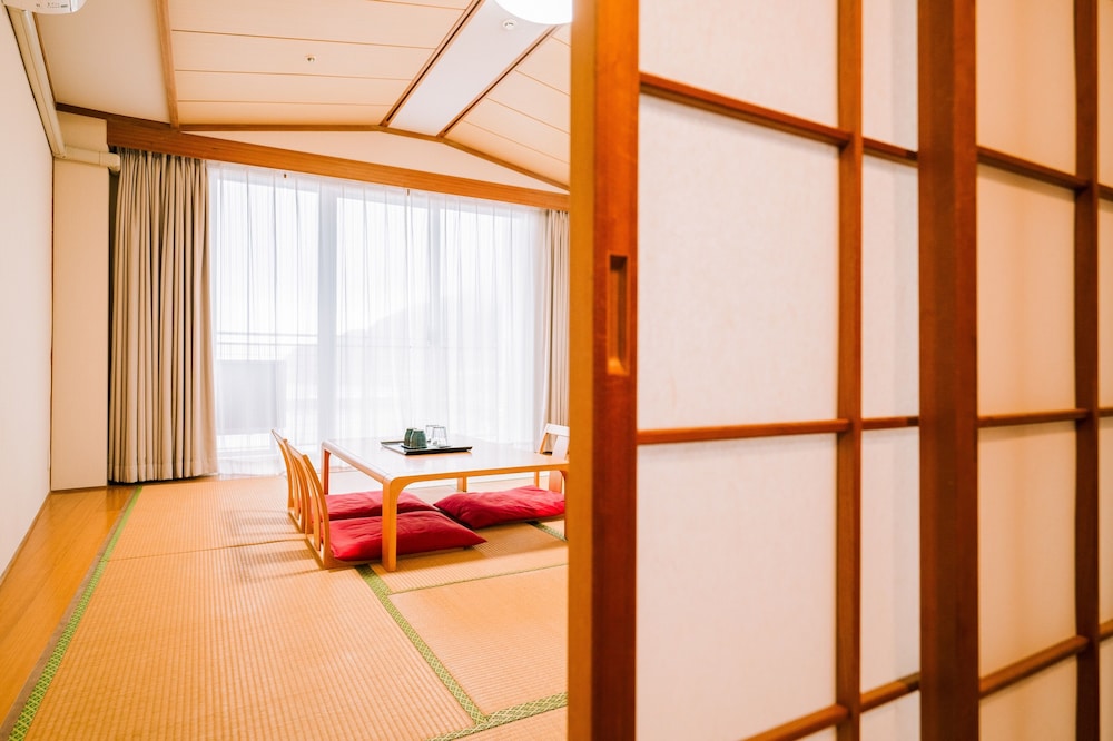 Japanese Style Room for 5 Guests - Photo 2