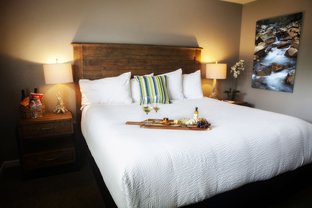 Standard Room, 1 King Bed photo 1