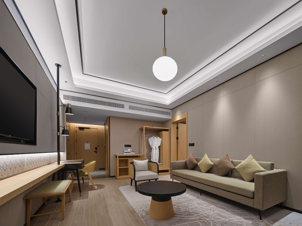 Deluxe Suite, 1 King Bed