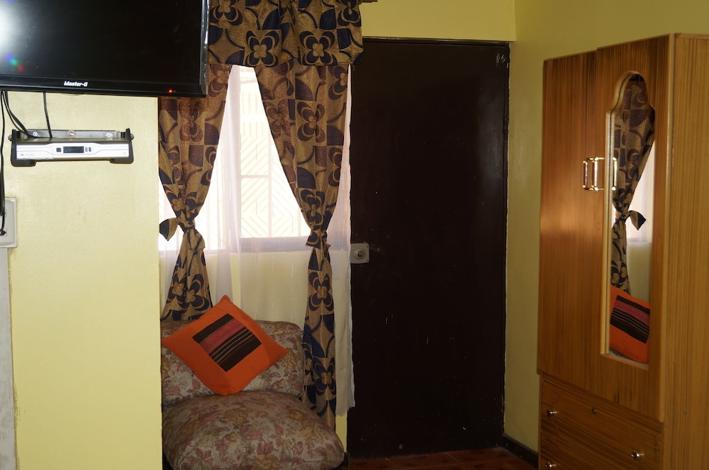 Standard Quadruple Room, Multiple Beds photo 3