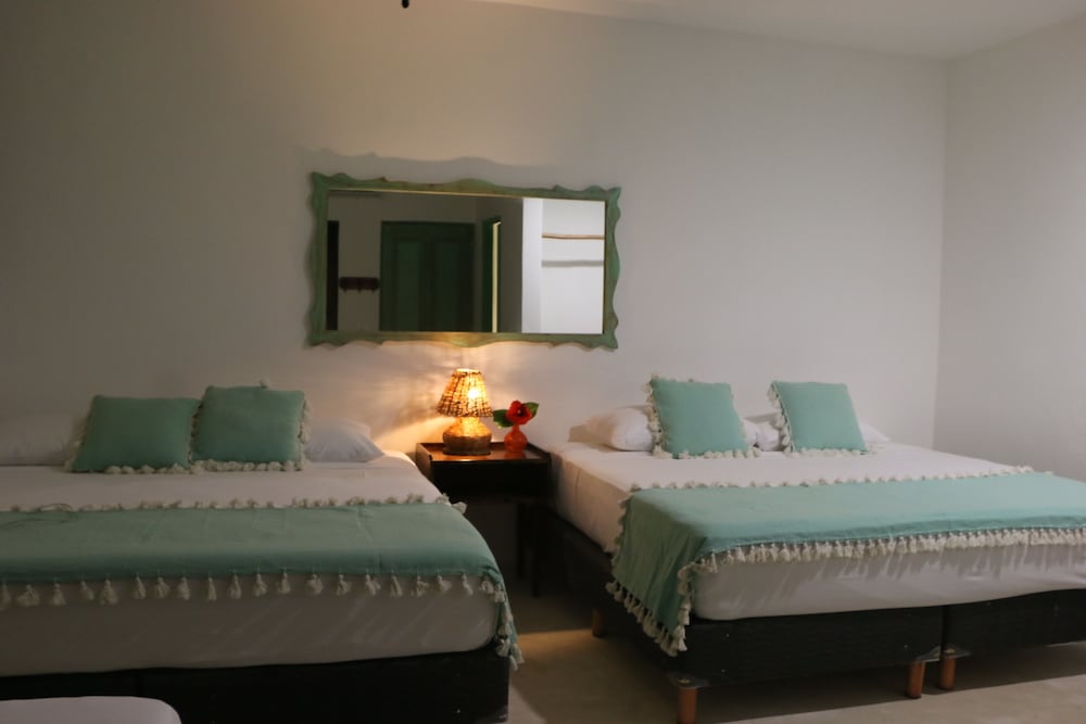 Basic Quadruple Room, Private Bathroom - Photo 4