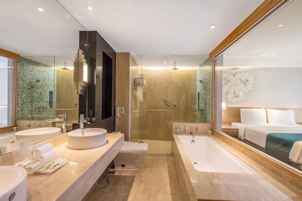 Suite, 1 Bedroom, Accessible Bathtub, Bathtub (Living Area) photo 1