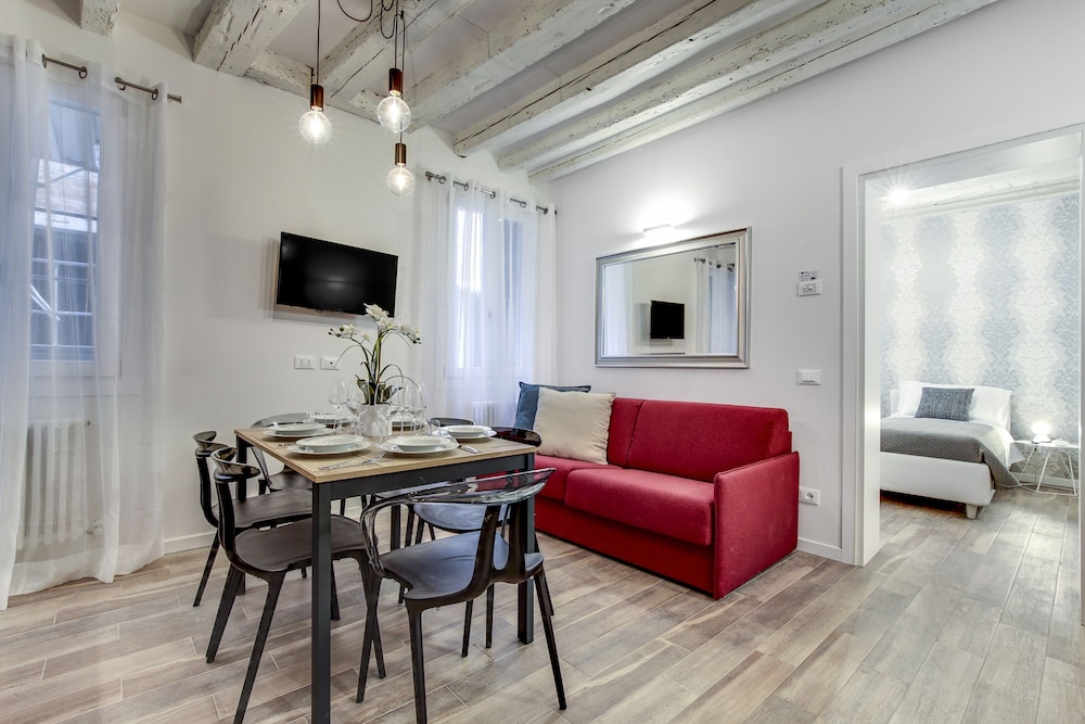 Apartment photo 1