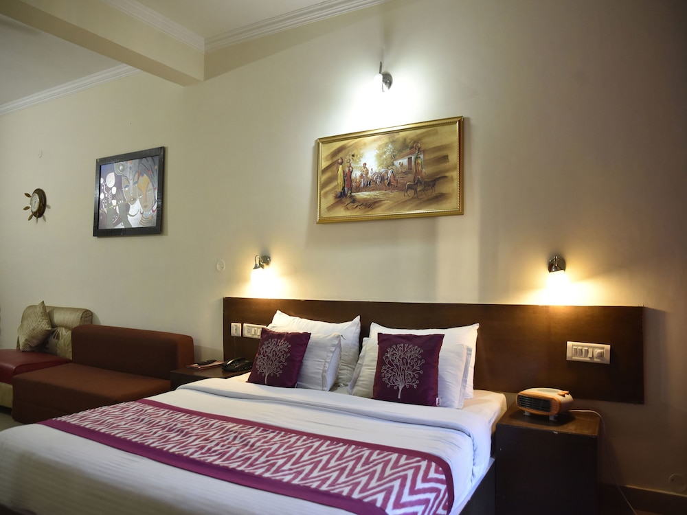 Deluxe Double Or Twin Room, 1 Queen Bed photo 3