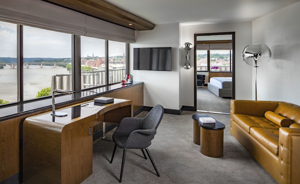Suite, 1 Bedroom, River View - Photo 6