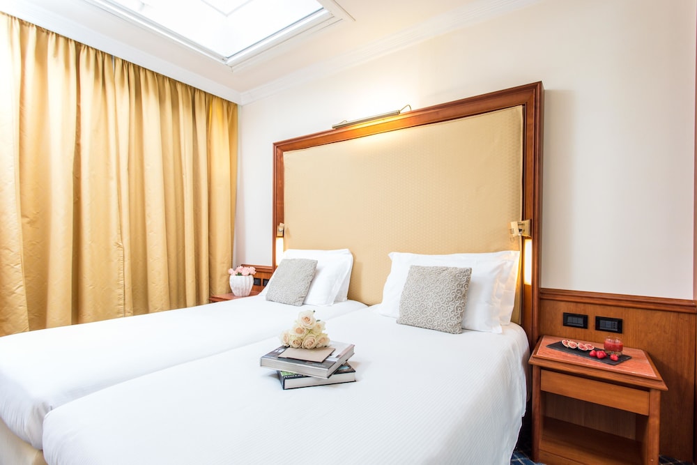 Suite - Photo 2
