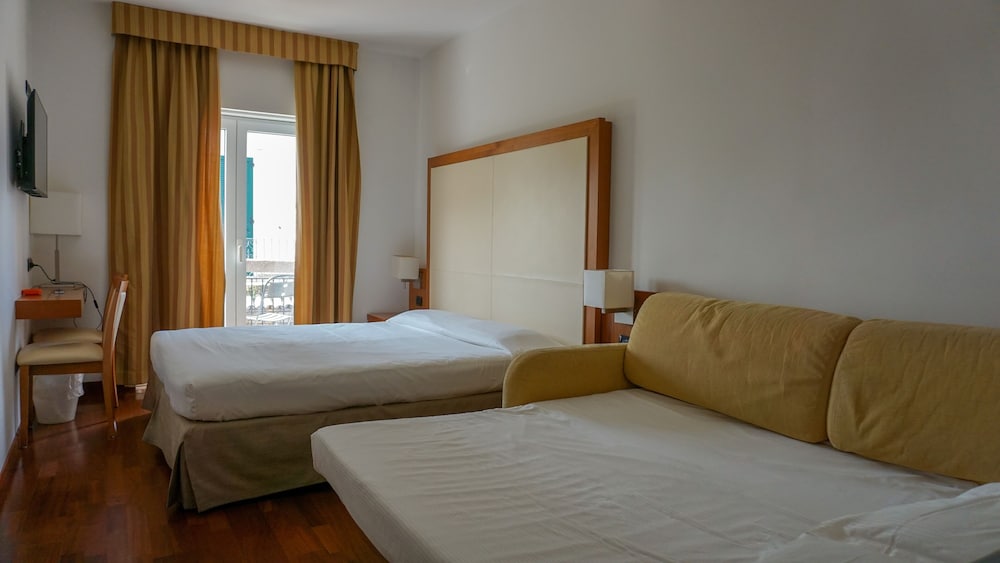 Basic Quadruple Room