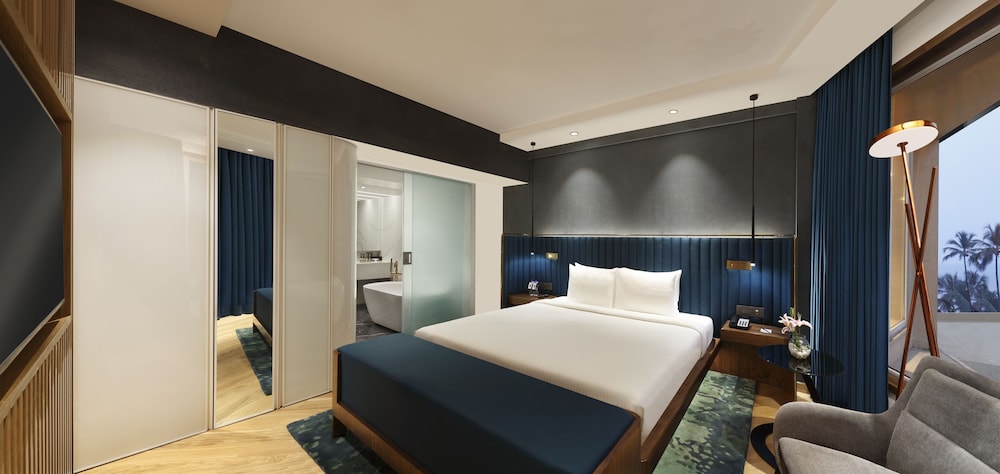 Executive Suite, City View, 1 King Bed, Club Lounge Access - Photo 12