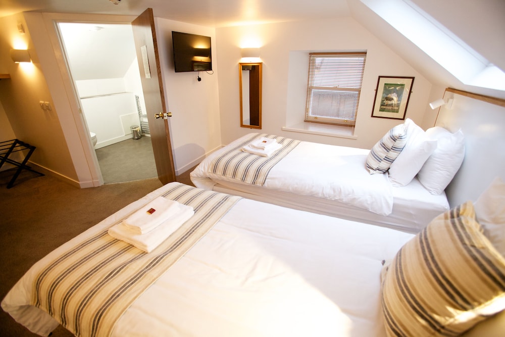 Comfort Twin Room (Ferry Inn) photo 2