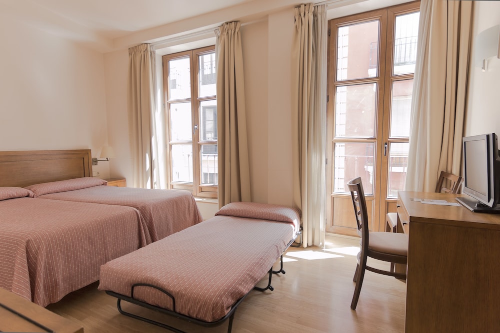 Double room with extra bed photo 3