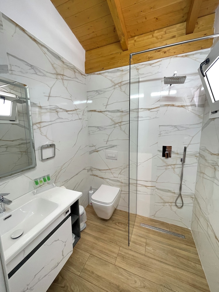 Billede 2 af Deluxe Triple Room, Balcony
