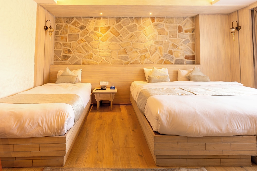 Deluxe Room - Photo 6