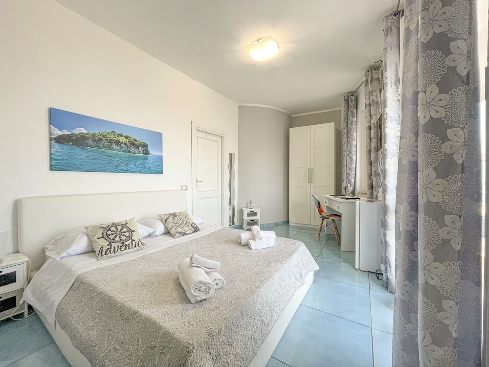 Classic Double Room, Sea View photo 2