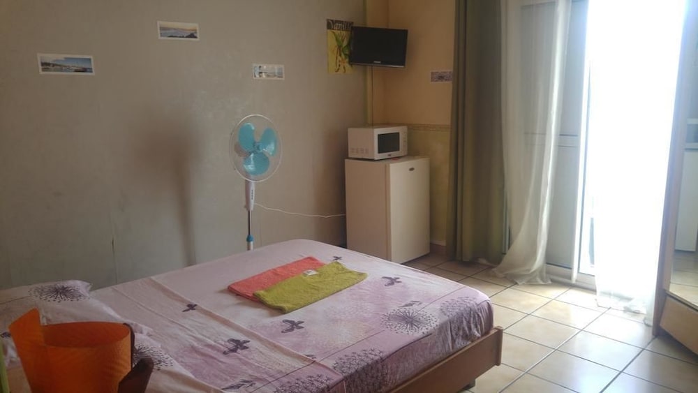 Basic Double Room photo 2
