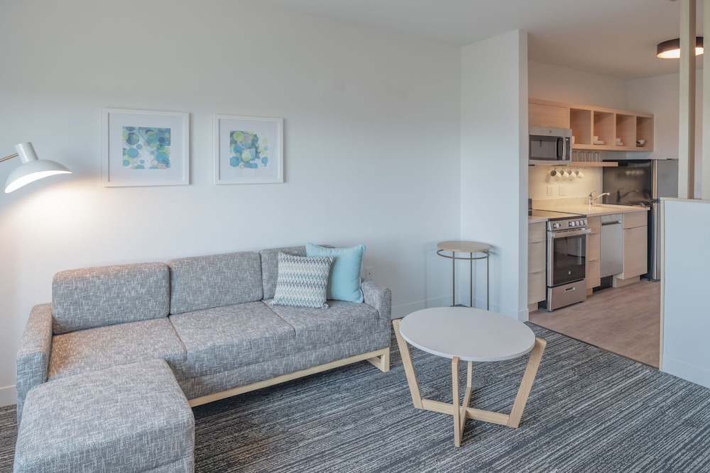 Suite, 1 Bedroom - Photo 3
