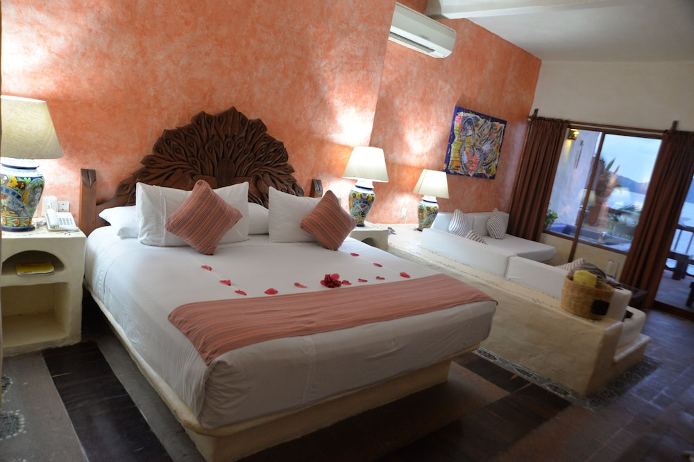 Superior Suite, 1 King Bed photo 3