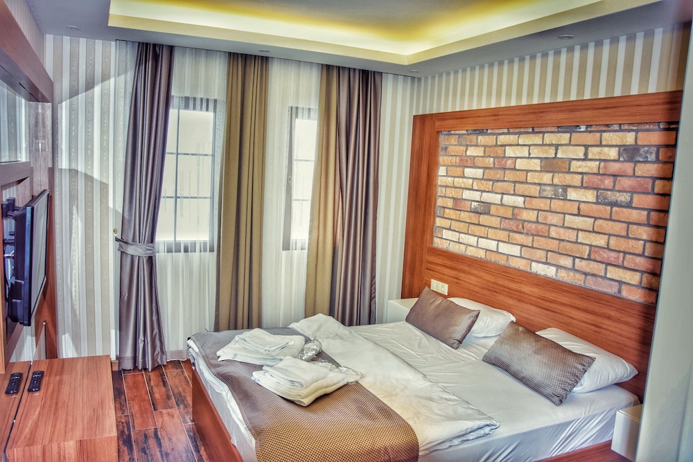 Deluxe Suite photo 1