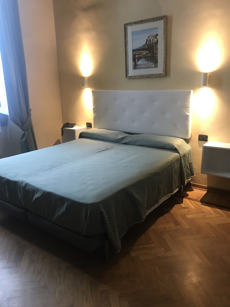 Double or Twin Room photo 1