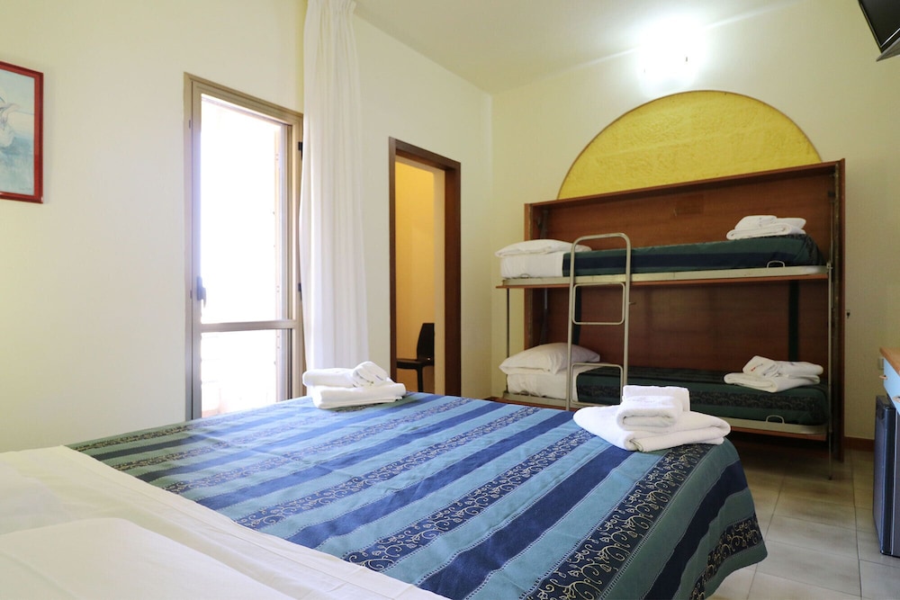 Classic Quadruple Room