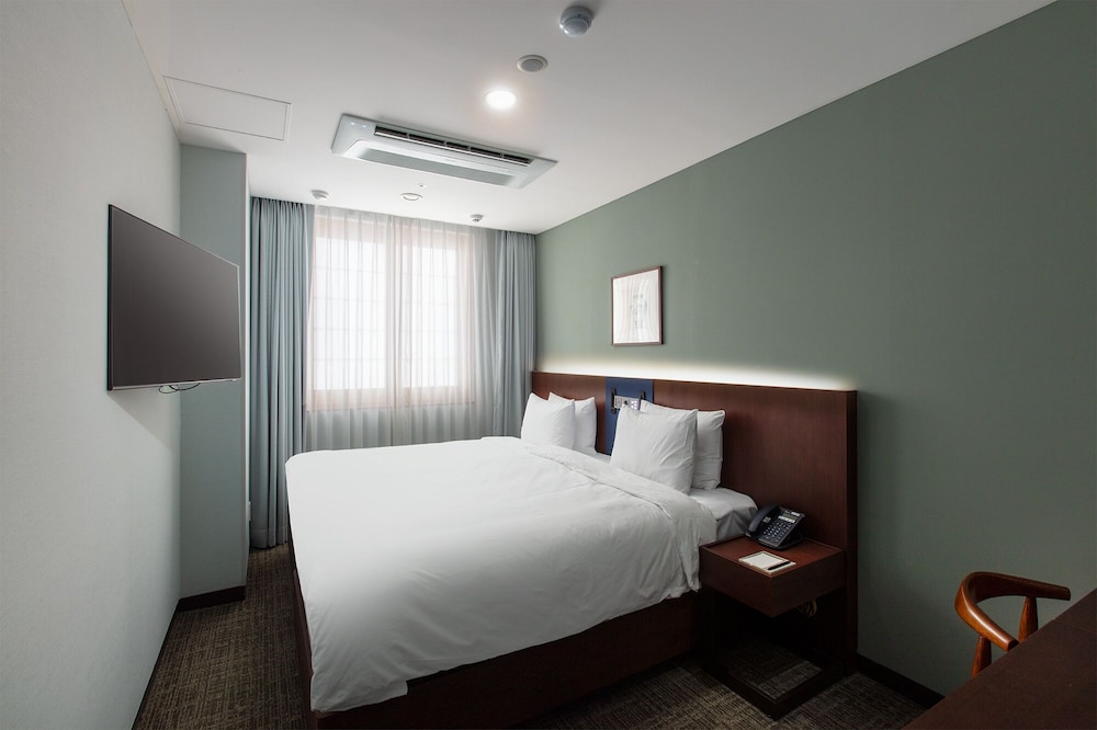 Standard King Room - Photo 1