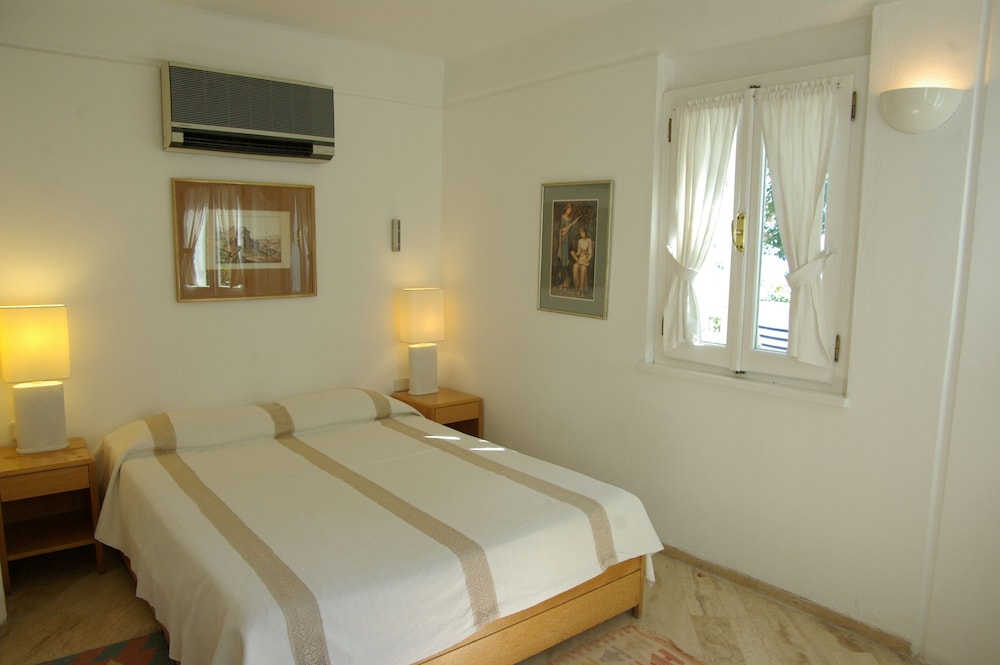 Standard Double or Twin Room photo 2