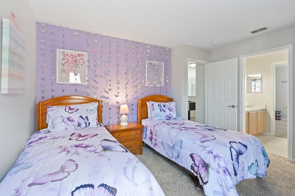 House, 6 Bedrooms