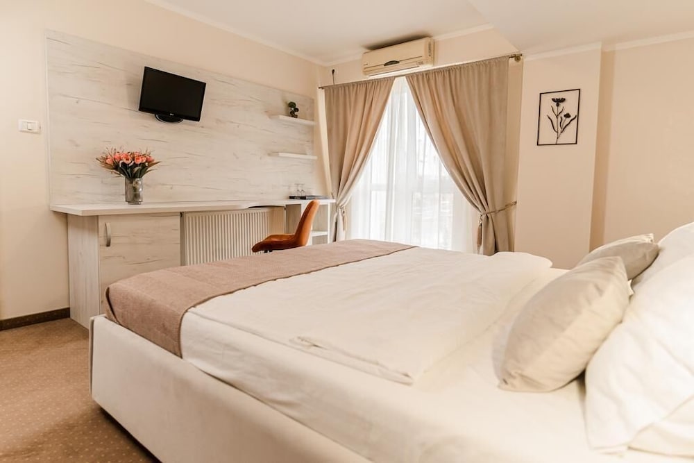 Double or Twin Room photo 3