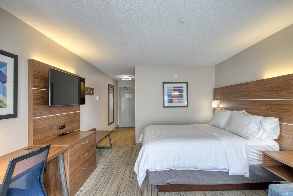 Standard Room, 1 King Bed, Accessible (Communications, Accessible Tub) - Photo 2