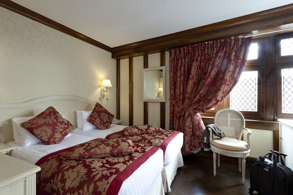 Standard Room - Photo 1