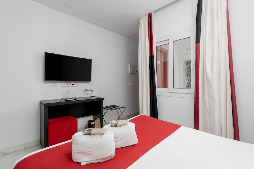 Economy Double Room, 1 Double Bed, Courtyard View photo 3