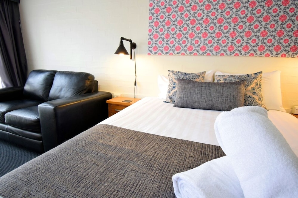 Deluxe Room, Non Smoking, Refrigerator (Delux Queen) photo 1