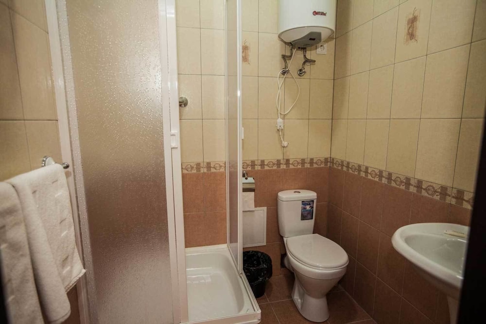 Comfort Double Room, 1 Queen Bed photo 3