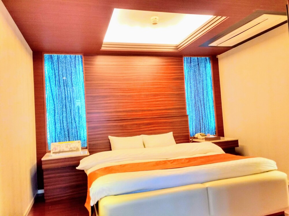 Quadruple Room - Photo 1